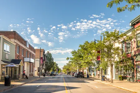 Downtown Ridgeway with cars driving